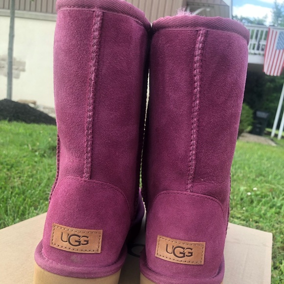 UGG Shoes - UGG midsize boots